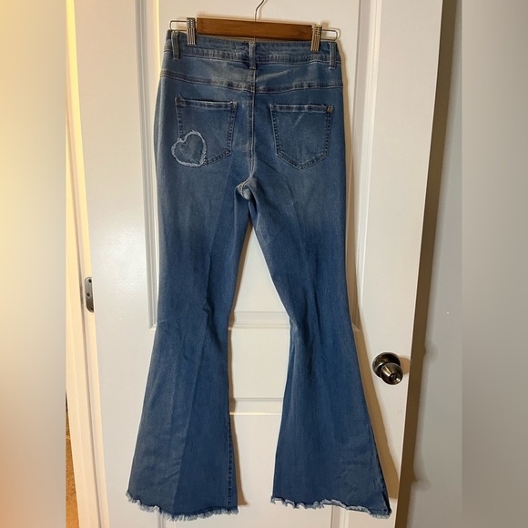 EST 1947 Denim bell bottoms stretchy jeans with heart patch. High waist - Picture 8 of 12